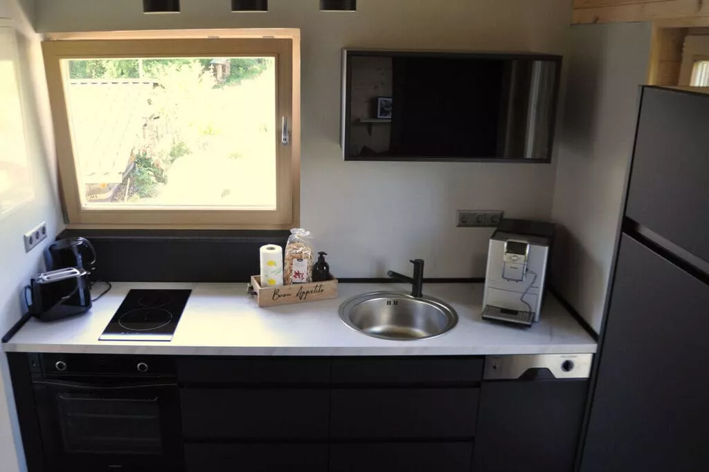 462783-Kitchen