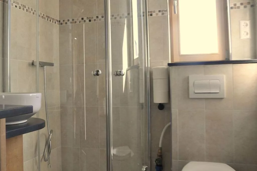 462783-Bathroom