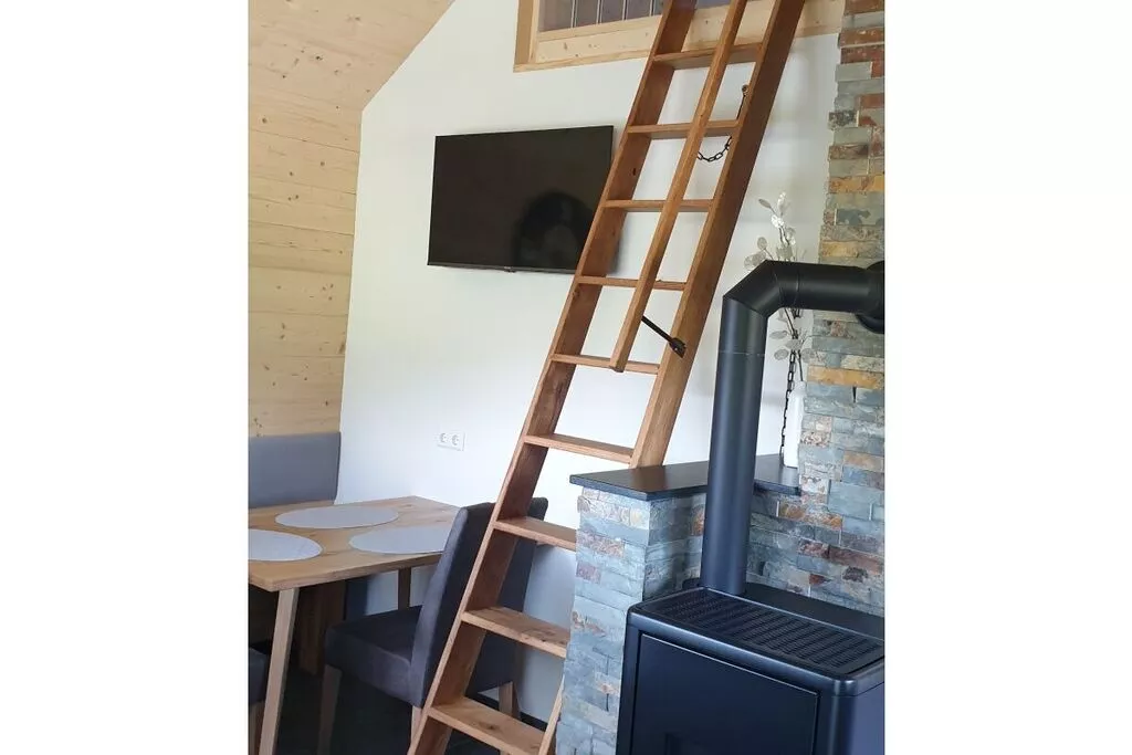 462783-Dining room