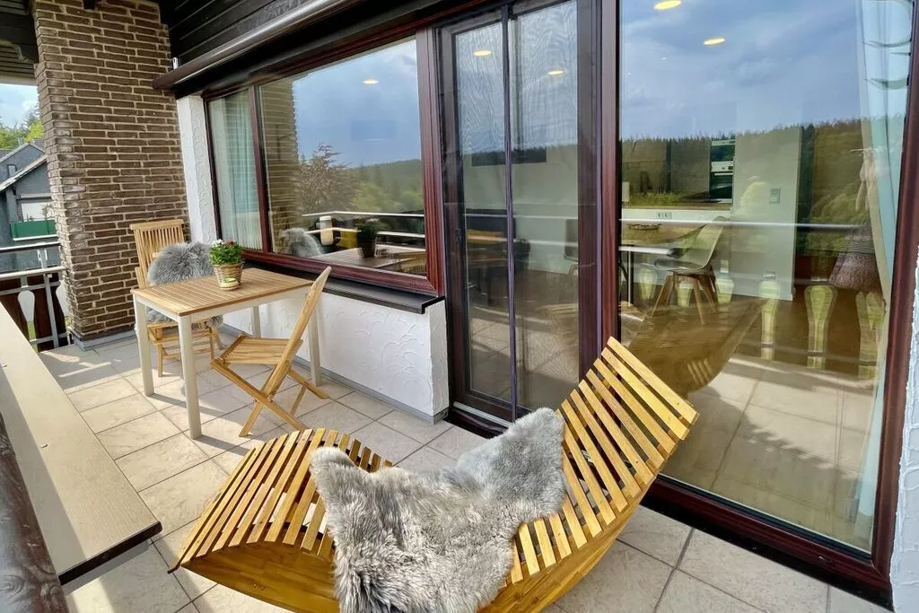 432600-Terrace balcony