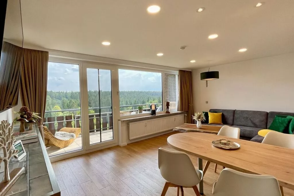 432600-Living room