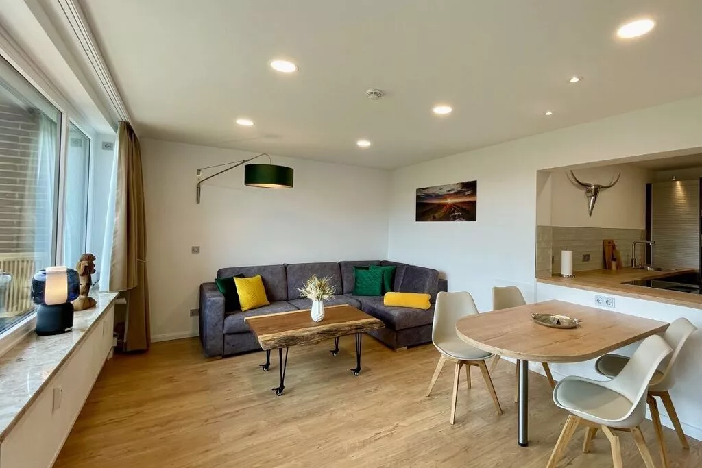 432600-Living room
