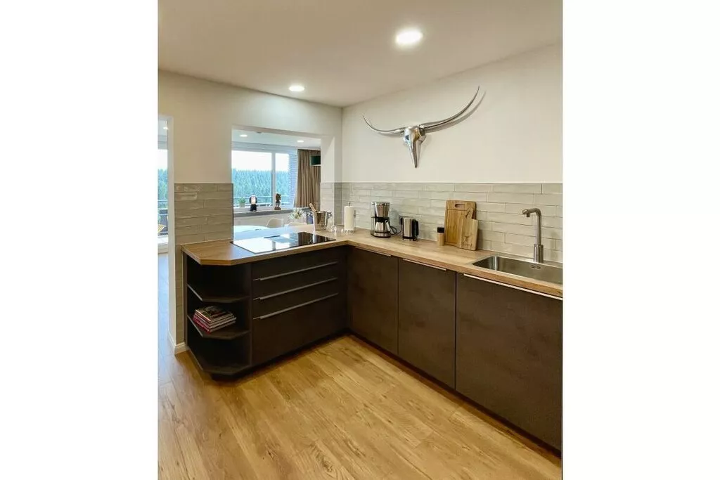 432600-Kitchen