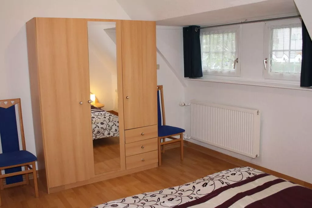 114271-Bedroom
