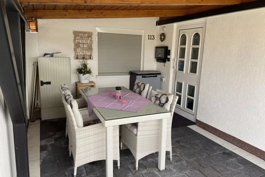 382476-Dining room