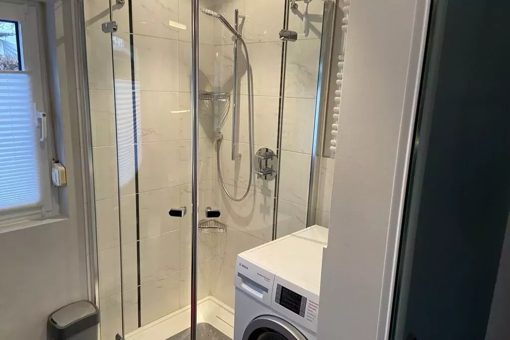 382476-Bathroom