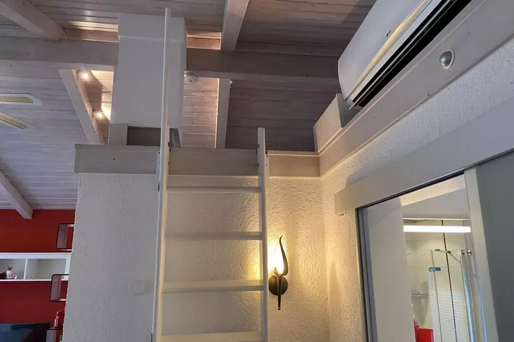382476-Bedroom