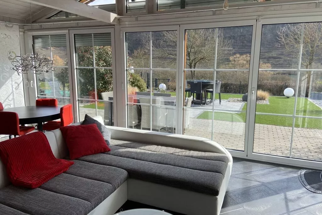 382476-Living room