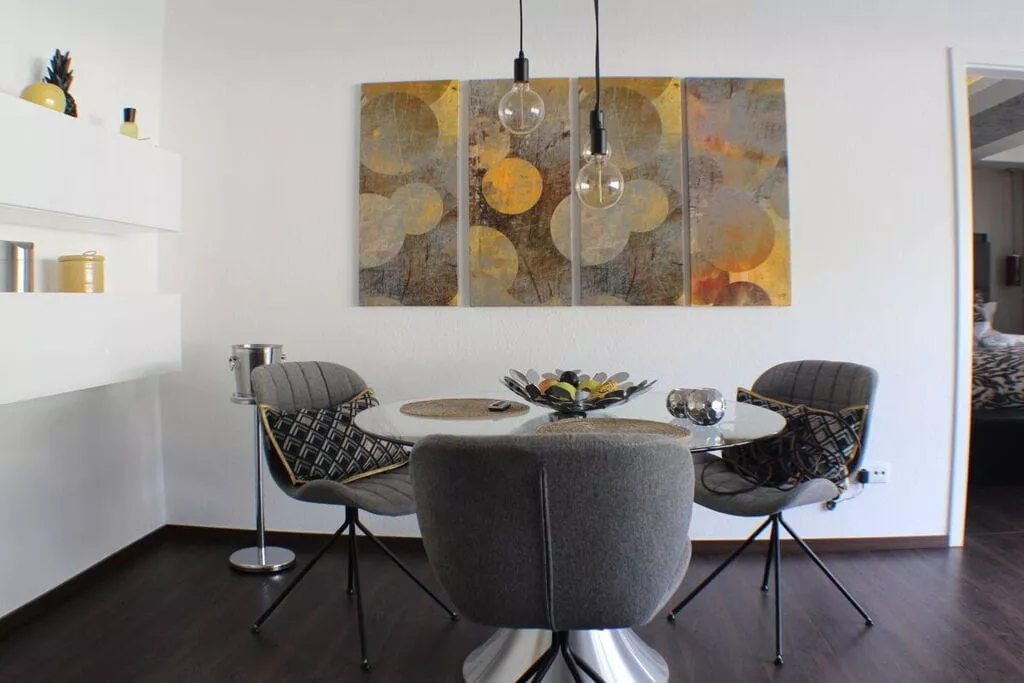206671-Dining room