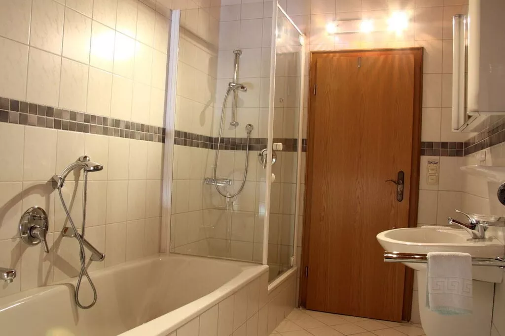 39625-Bathroom