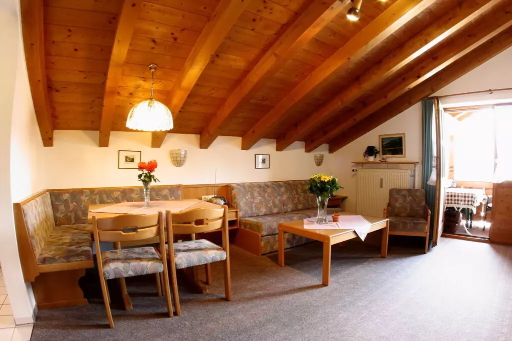 39625-Dining room