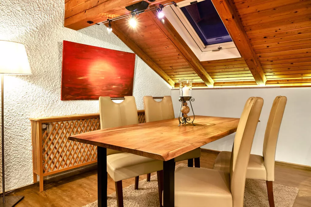 384667-Esszimmer