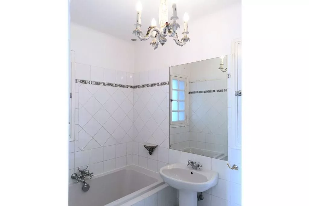 231609-Bathroom