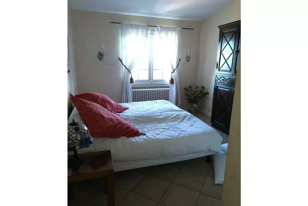 231609-Bedroom