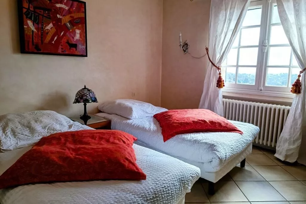 231609-Bedroom