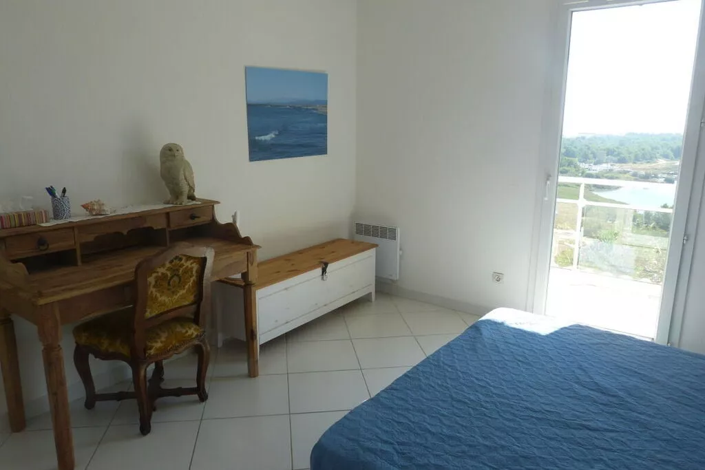 205688-Bedroom