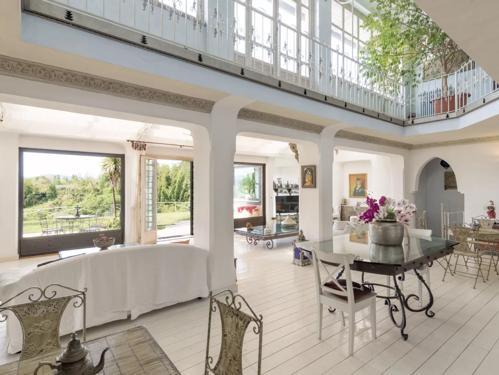 Villa Oriental-Inside