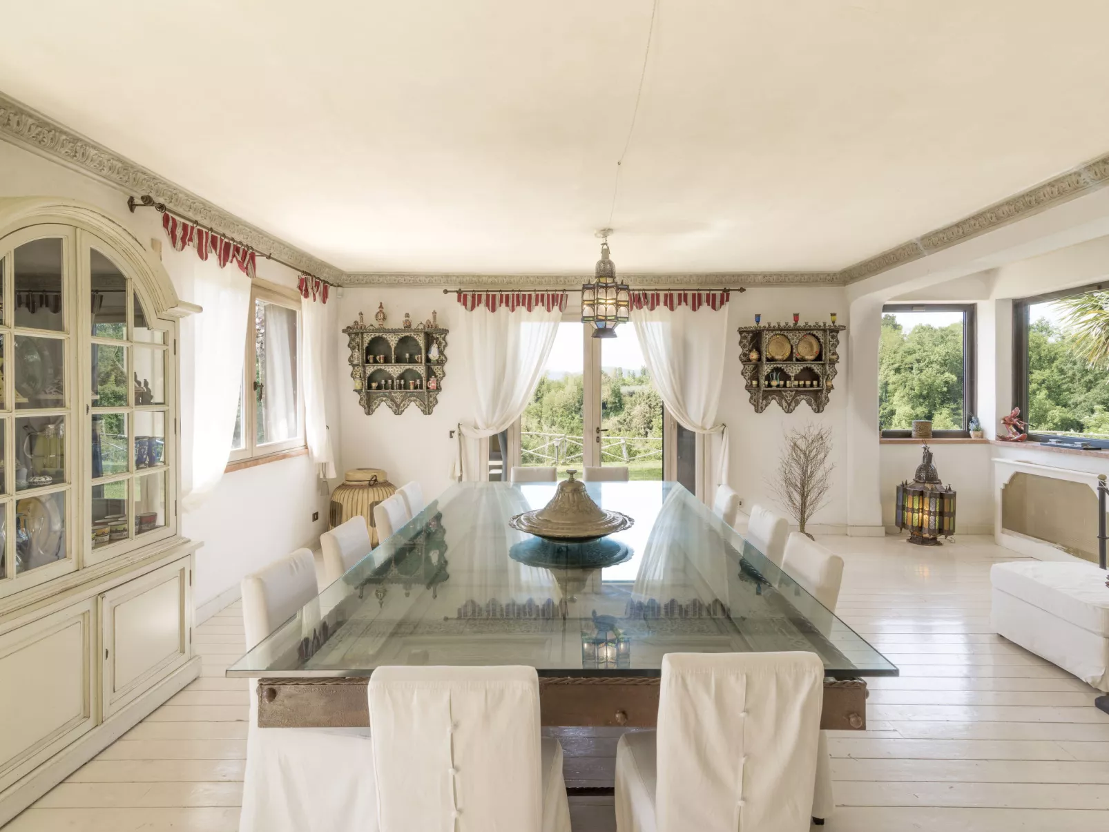 Villa Oriental-Inside
