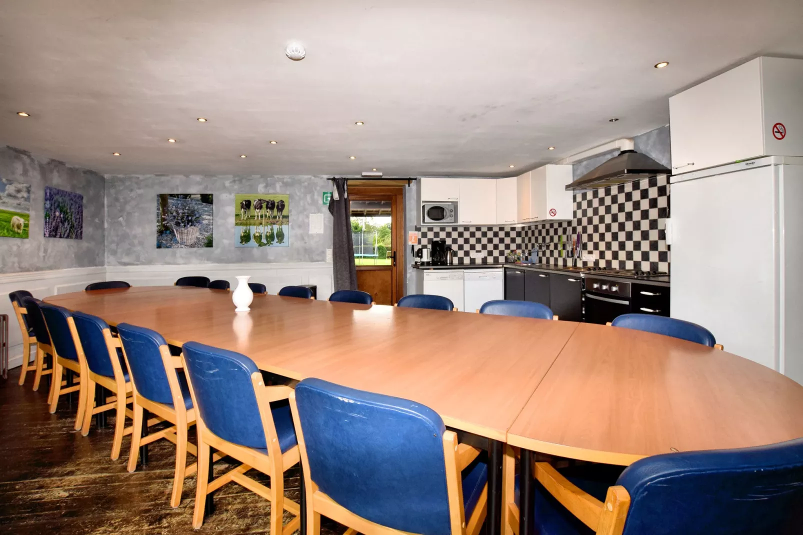 Le Muretin-Dining room
