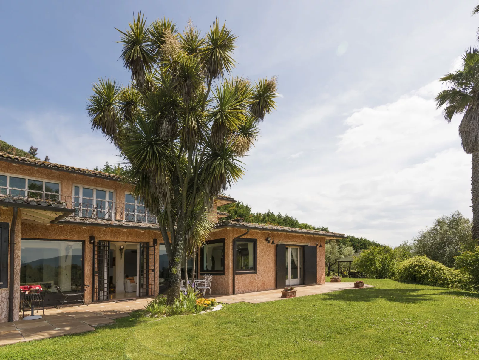 Villa Oriental-Outside