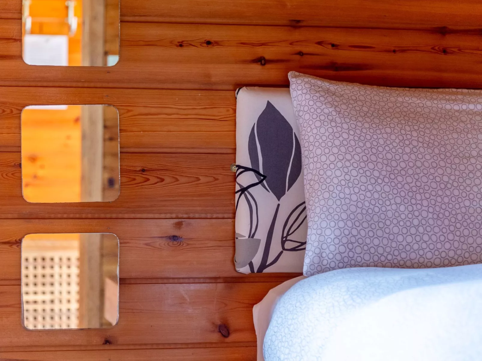 Oak Hot Tub Lodge-Inside