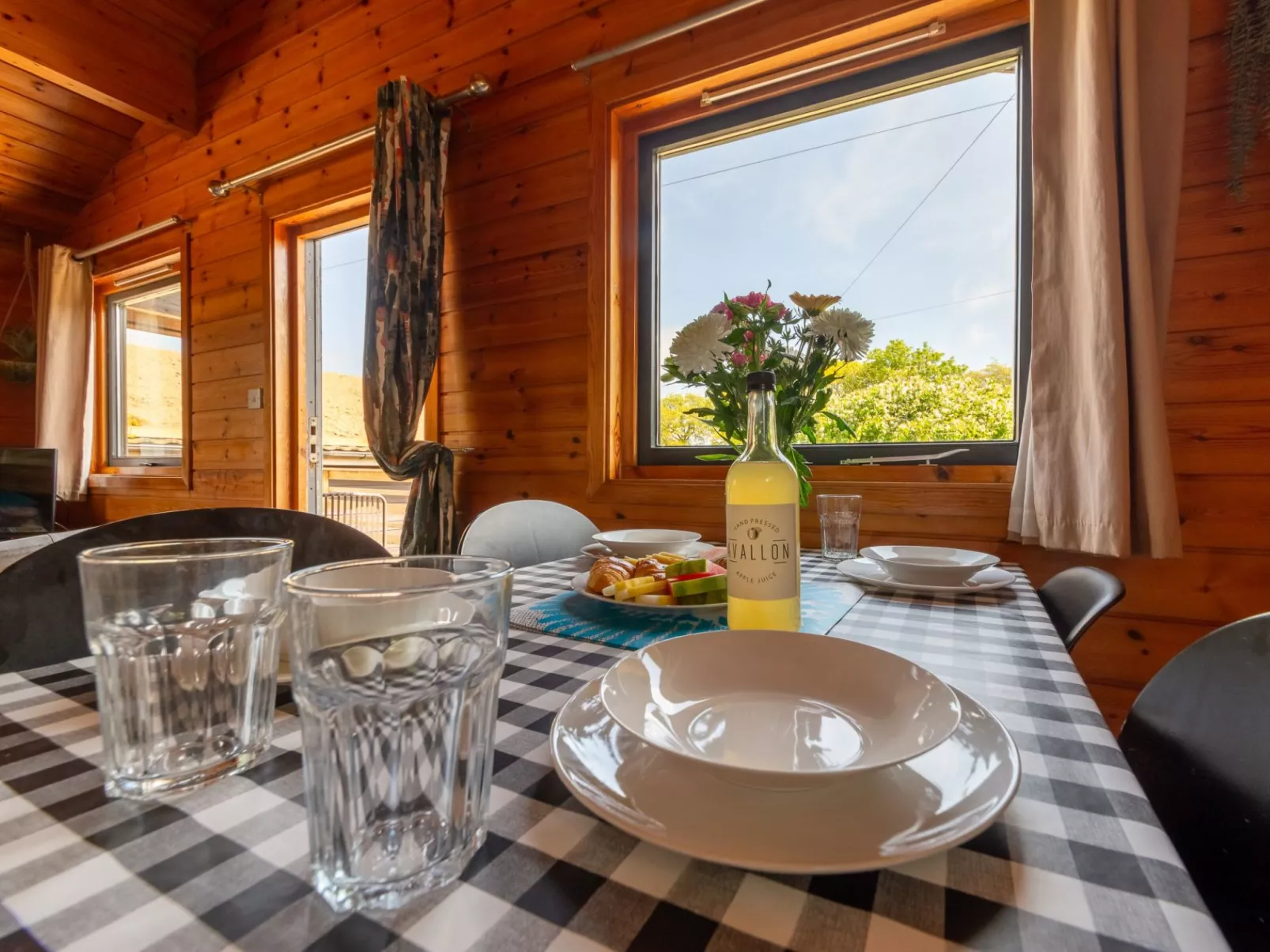 Beech Lodge-Inside
