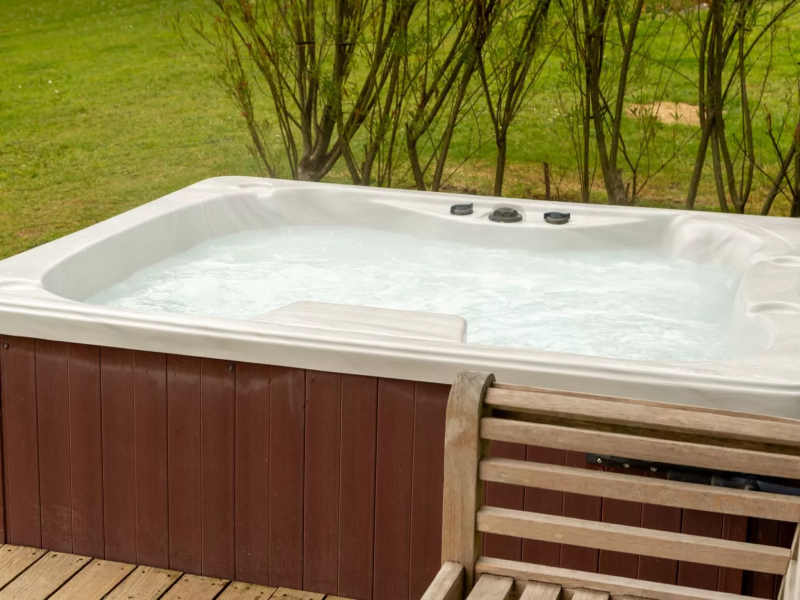 Sycamore Hot Tub Lodge-Outside