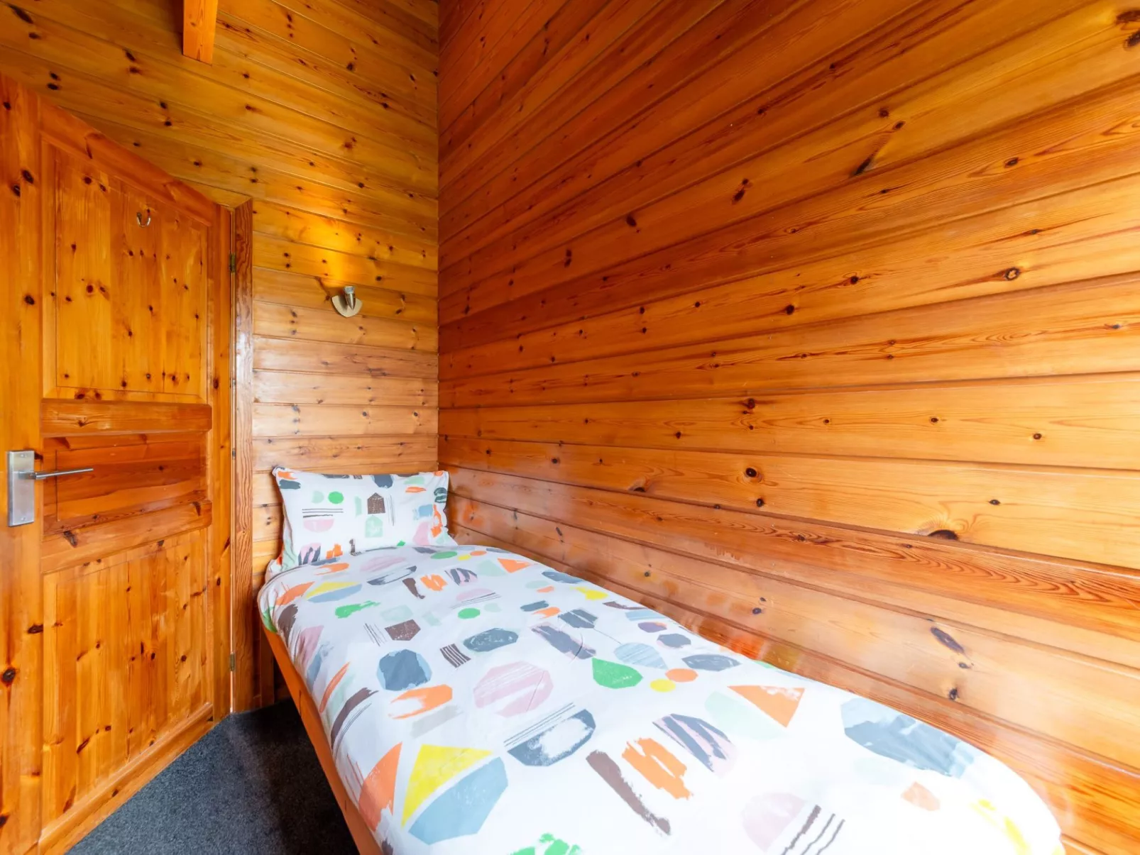 Sycamore Hot Tub Lodge-Inside