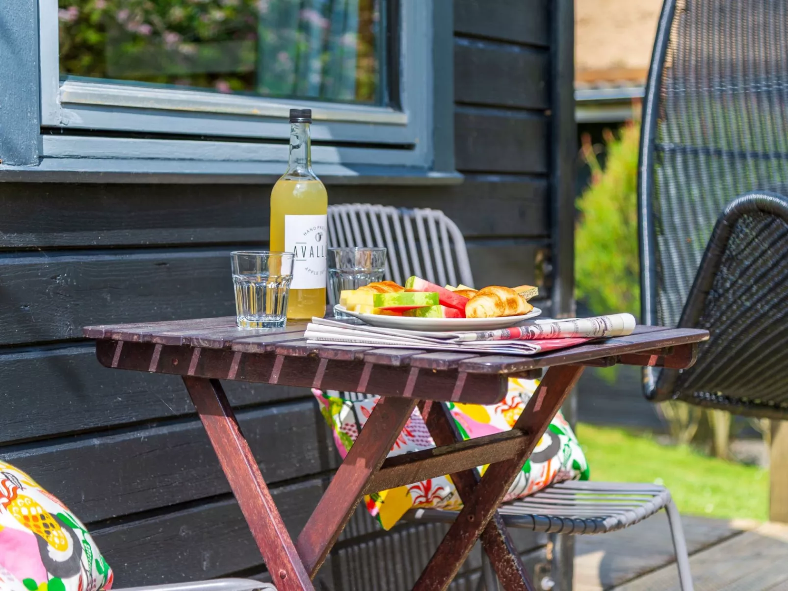 Chestnut Hot Tub Lodge-Draußen