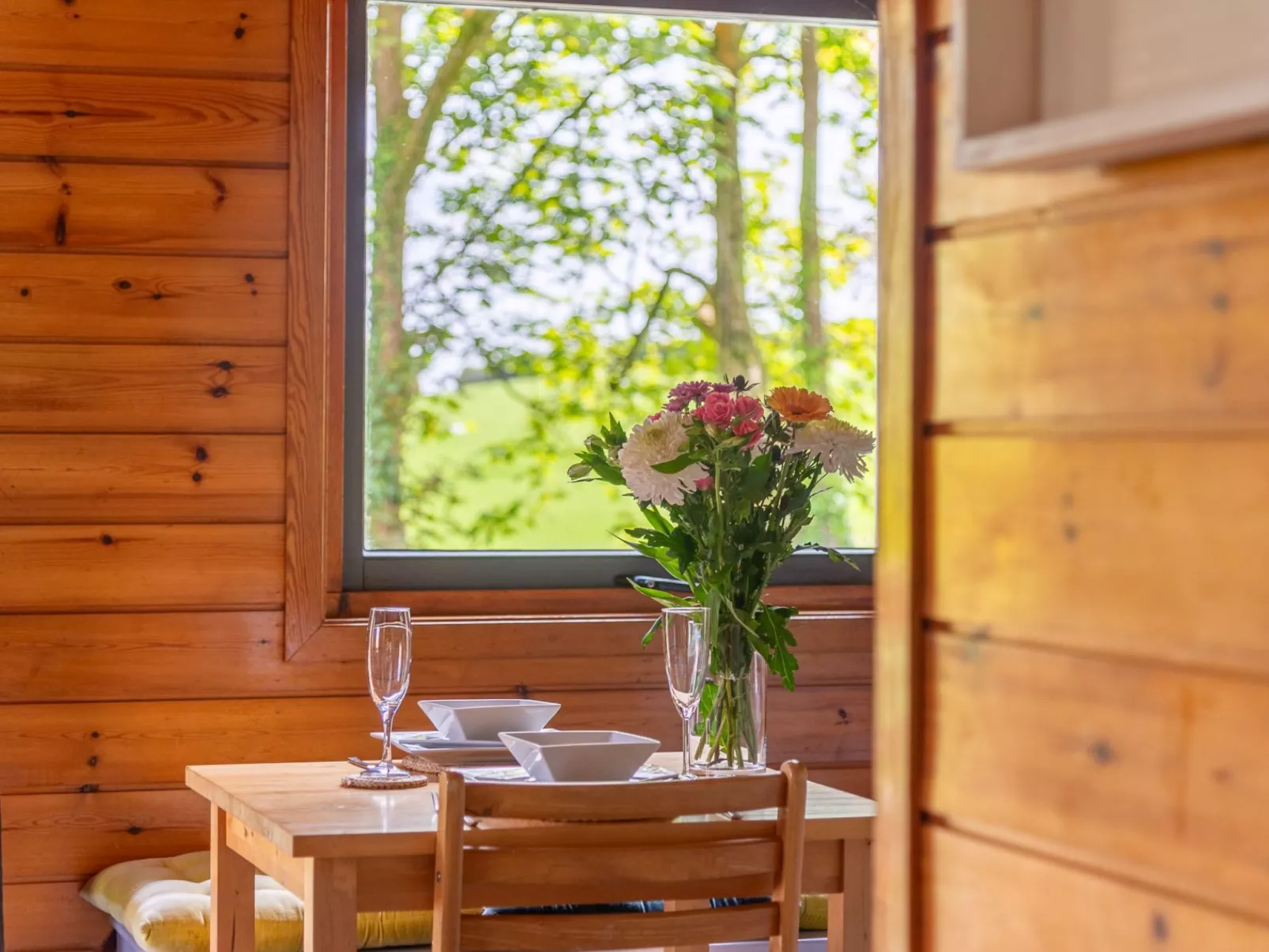 Chestnut Hot Tub Lodge-Drinnen