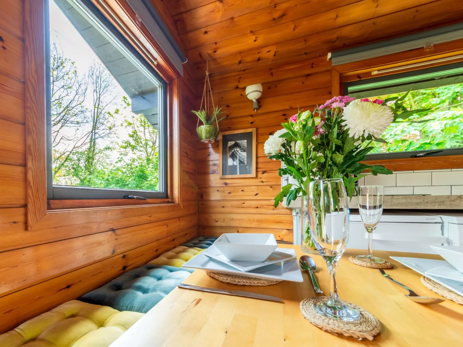 Chestnut Hot Tub Lodge-Drinnen