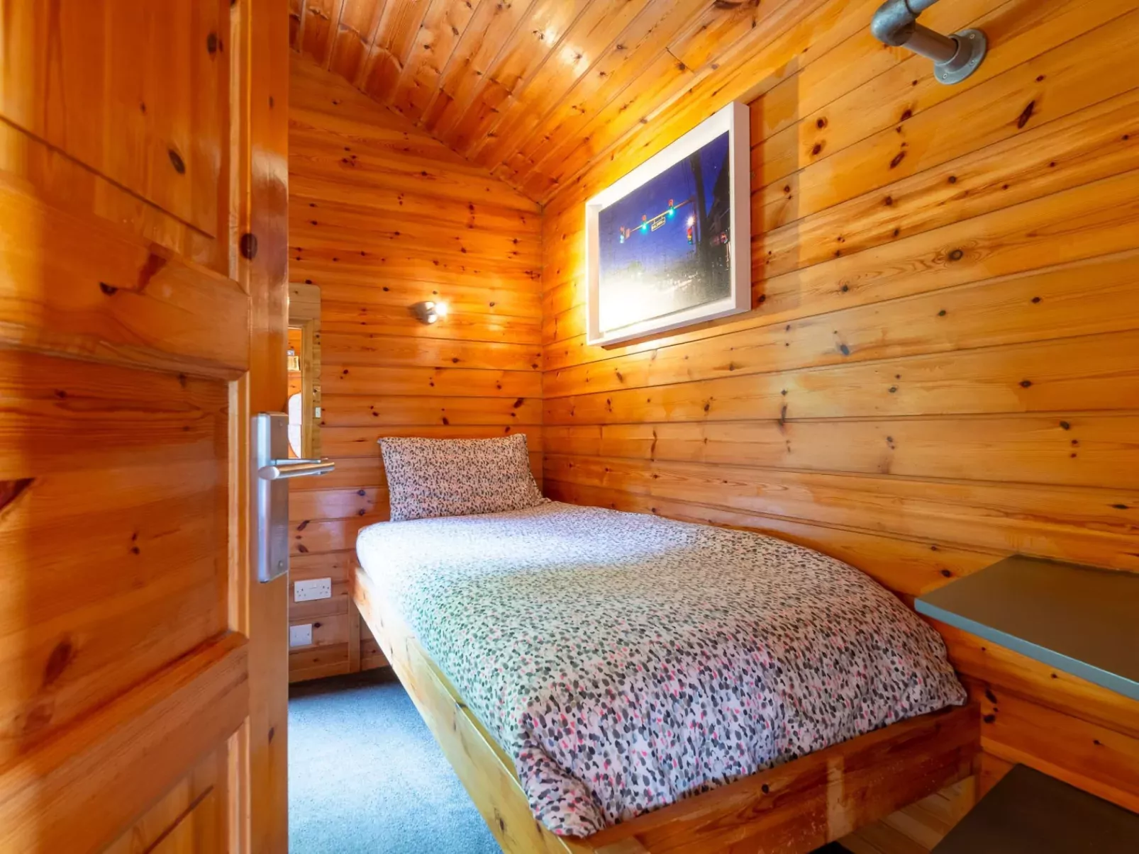 Bramley Hot Tub Lodge-Inside