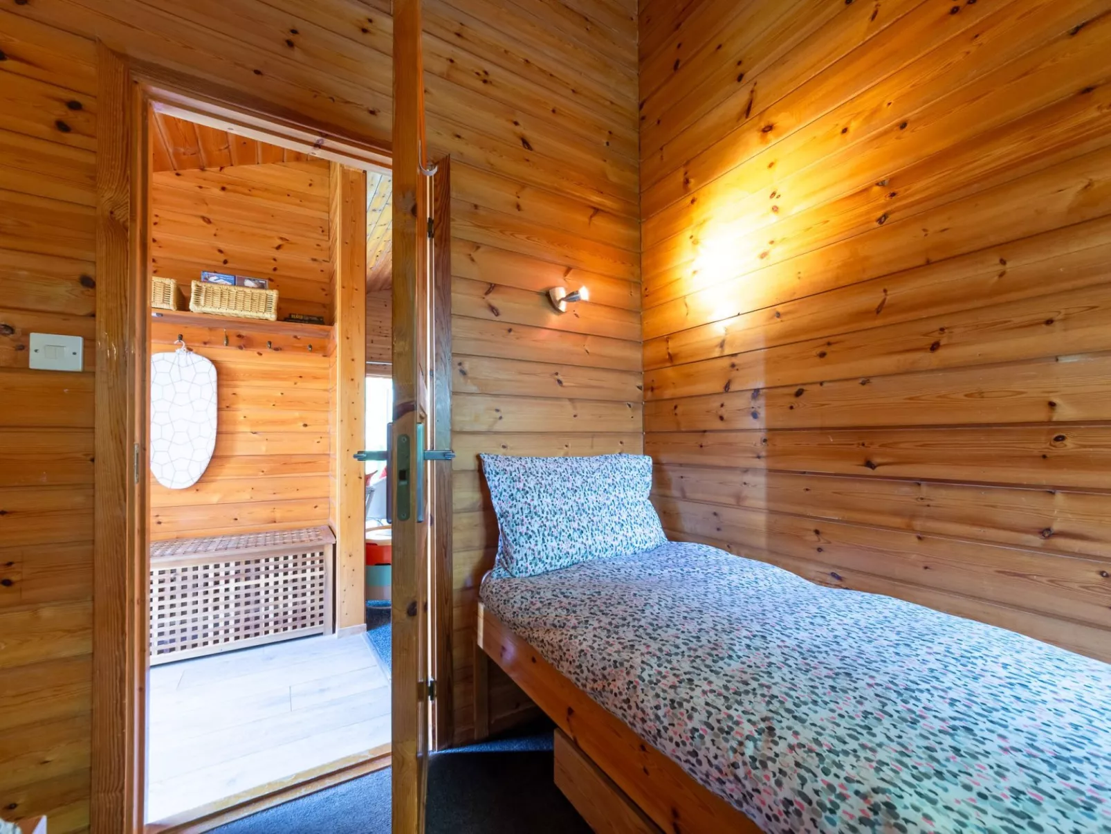 Bramley Hot Tub Lodge-Inside