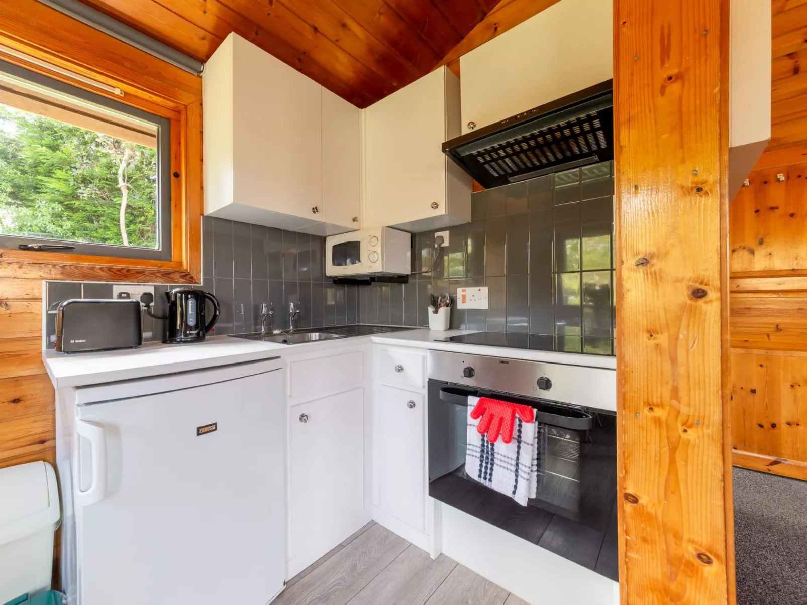 Bramley Hot Tub Lodge-Inside