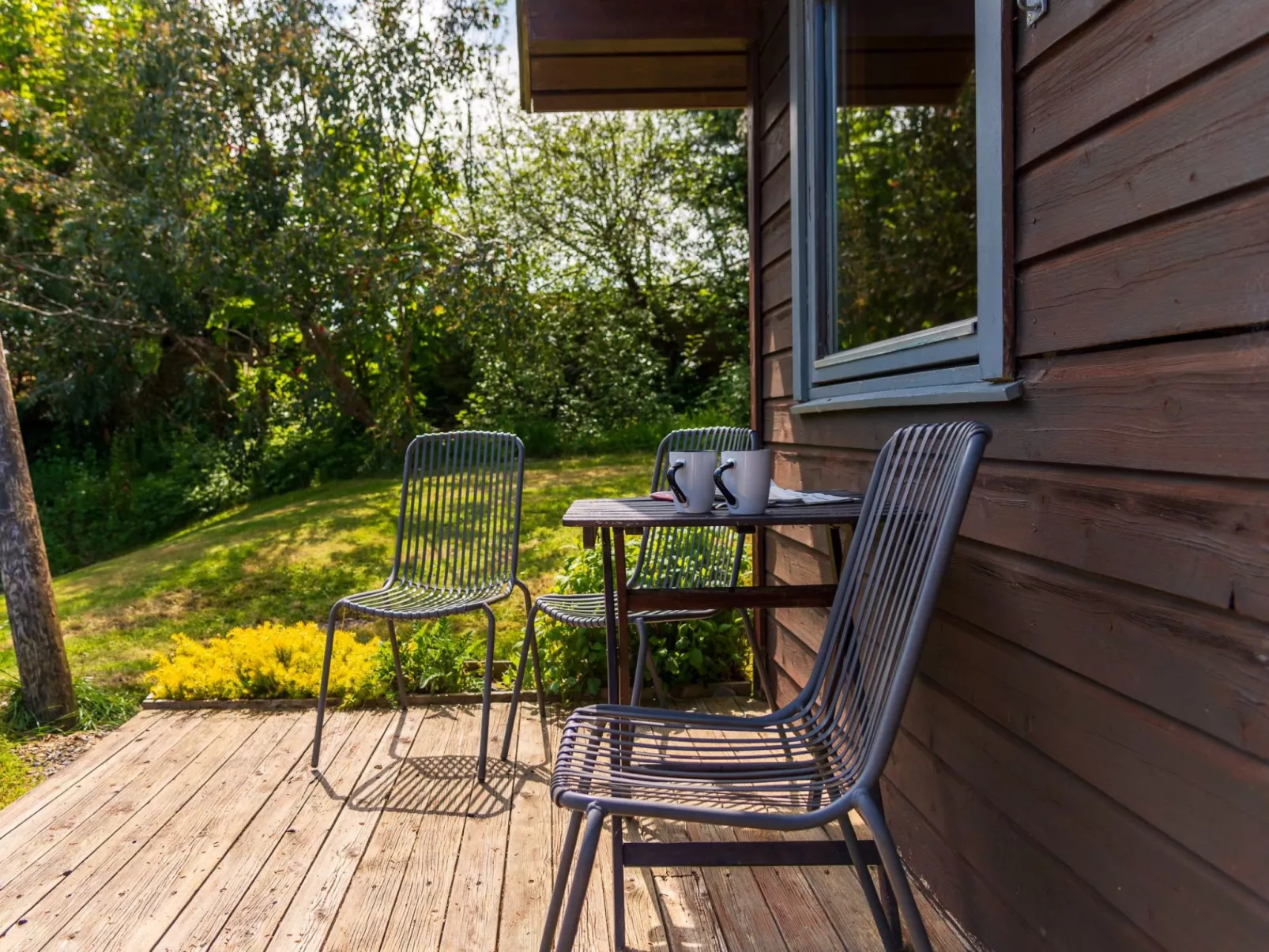 Bramley Hot Tub Lodge-Outside