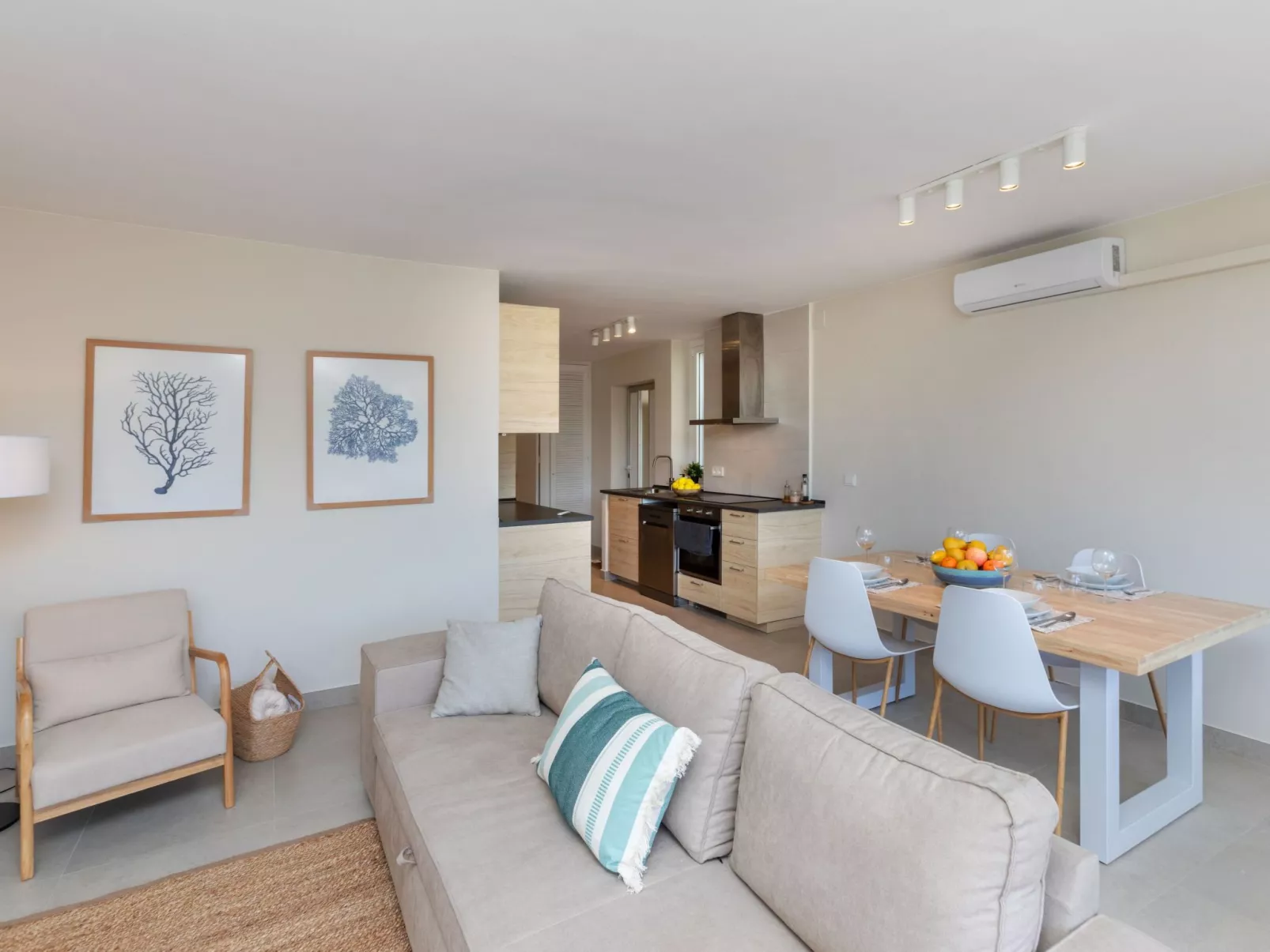 Inpals Beach & Golf-Inside