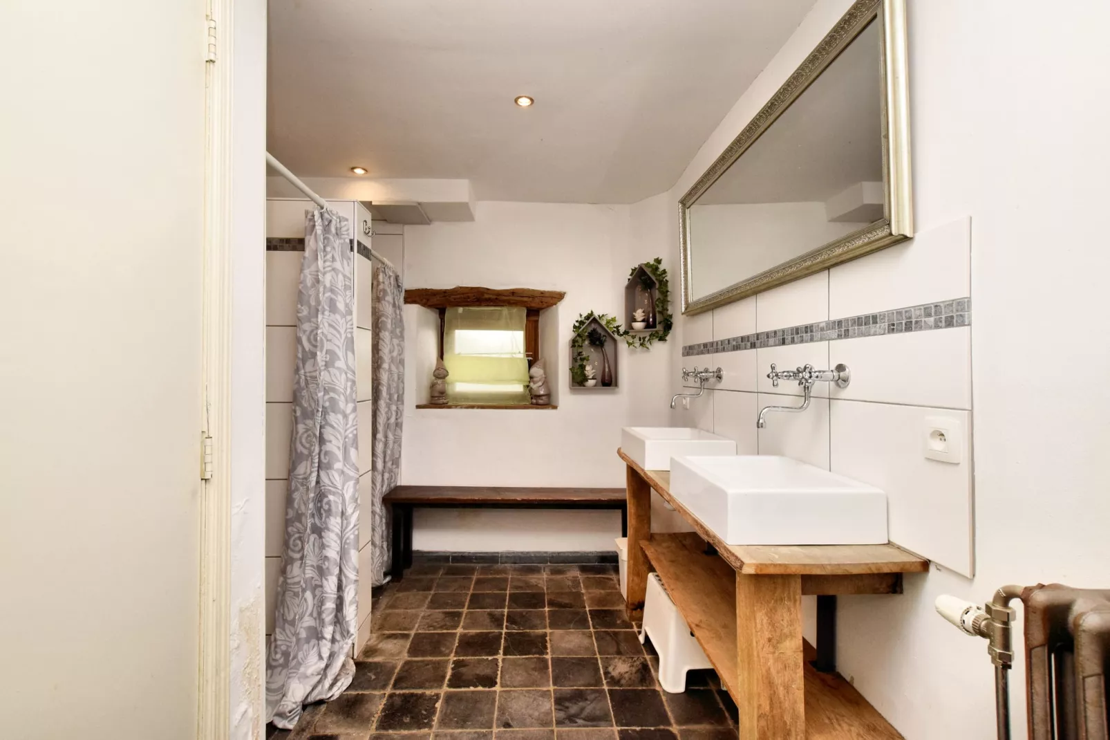 Le Muretin-Bathroom