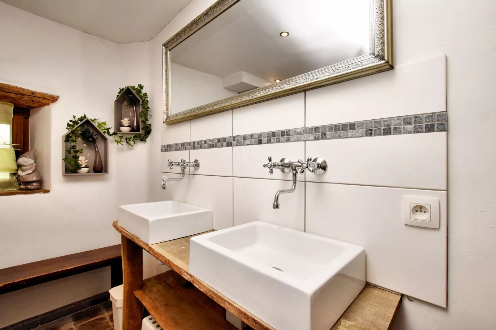 Le Muretin-Bathroom