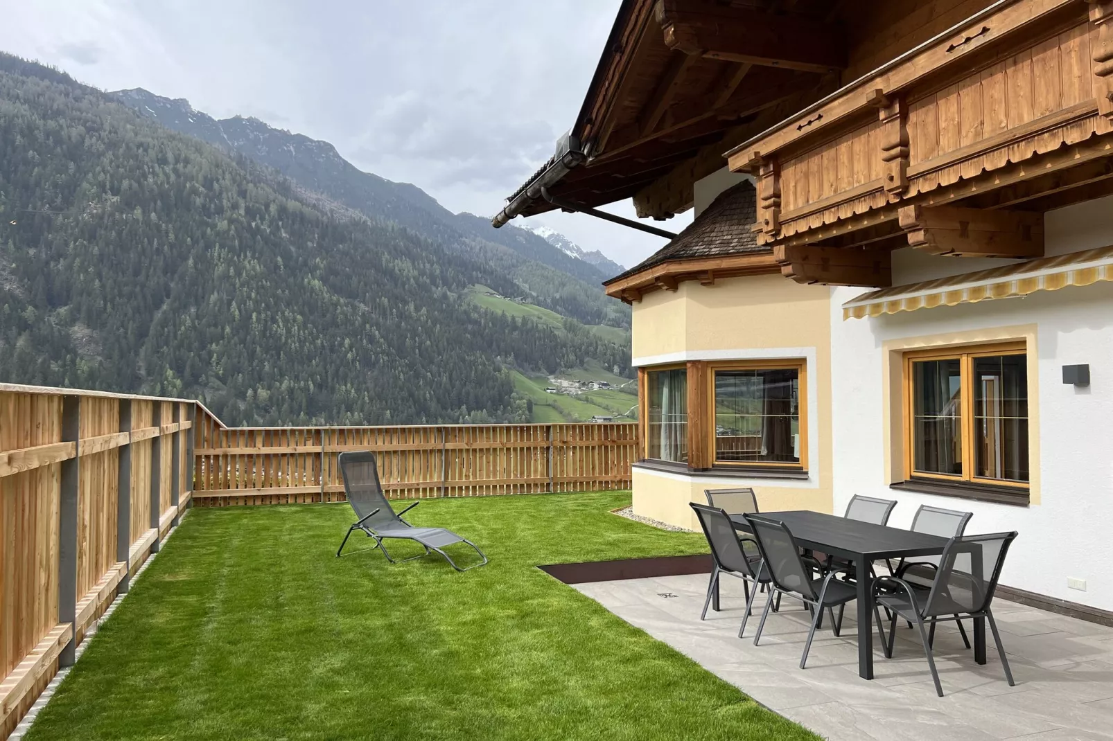 Gartenapartment 8 Fam Zahlen-Nicht getaggt