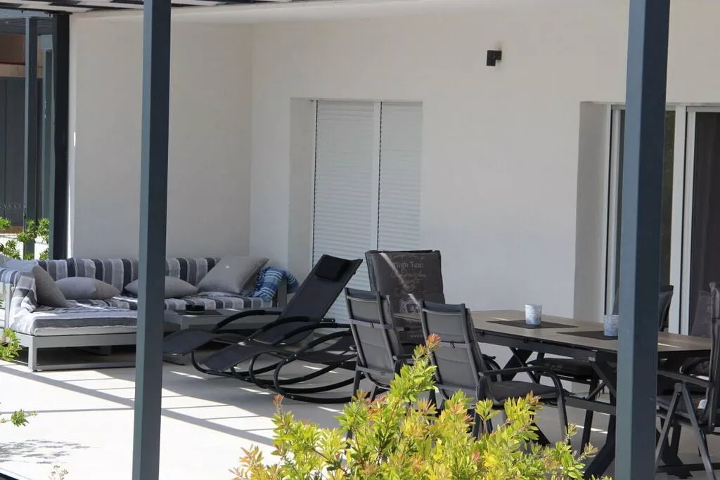 387082-Terrace balcony