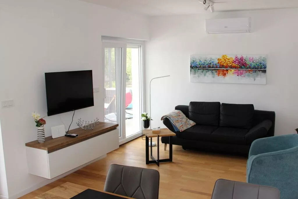 387082-Living room