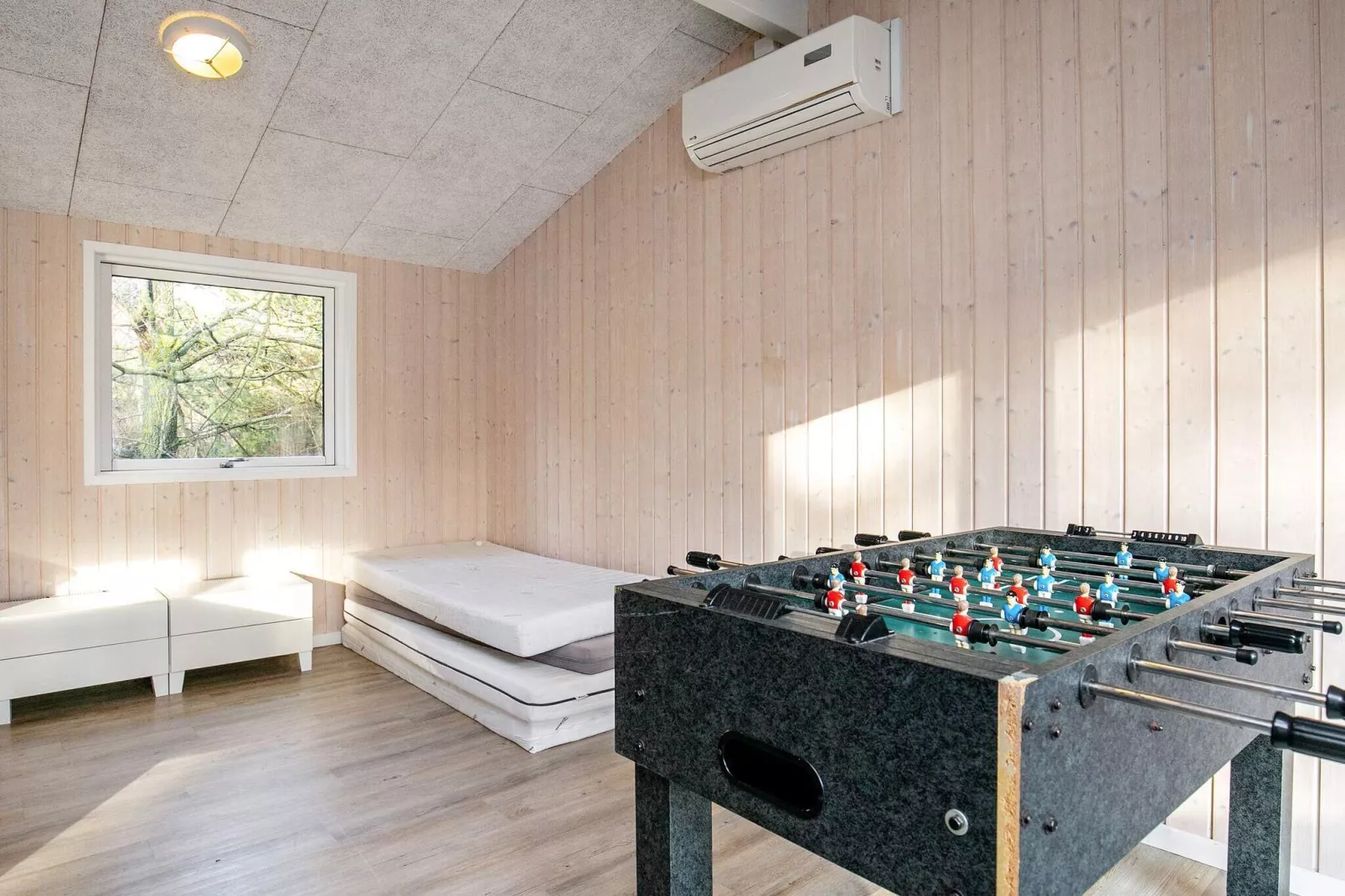 16 person holiday home in Humble-Indoor