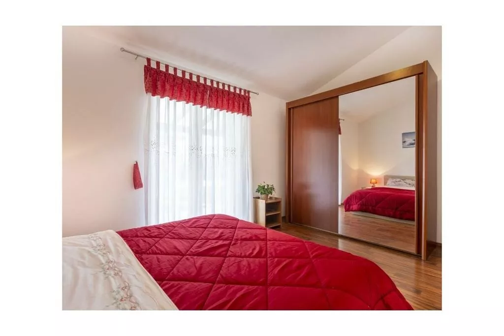 373396-Bedroom