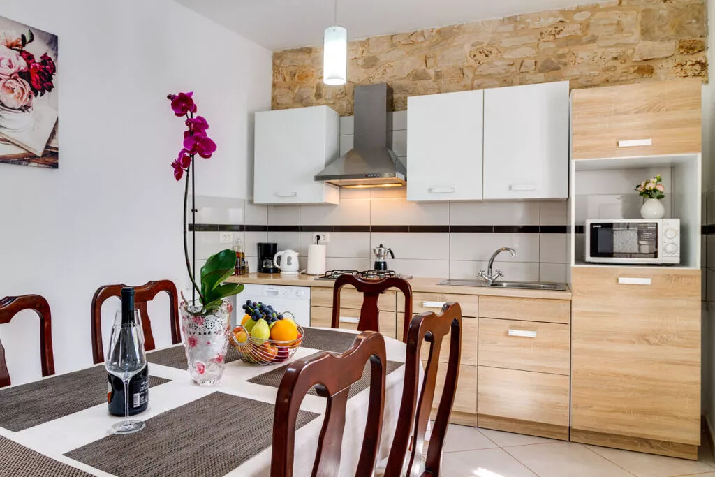 373393-Kitchen