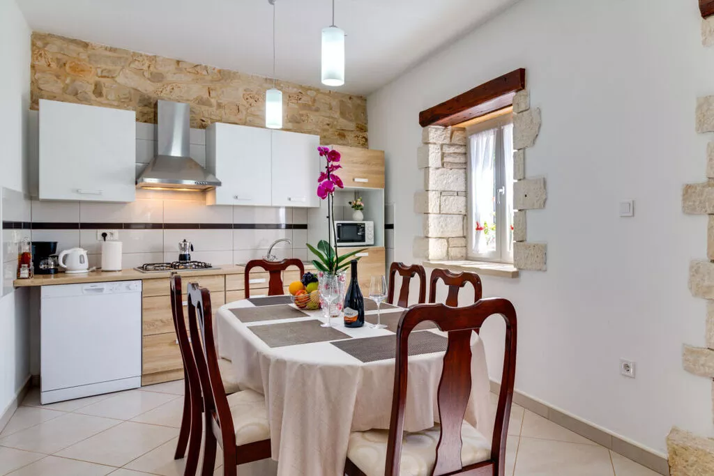 373393-Kitchen