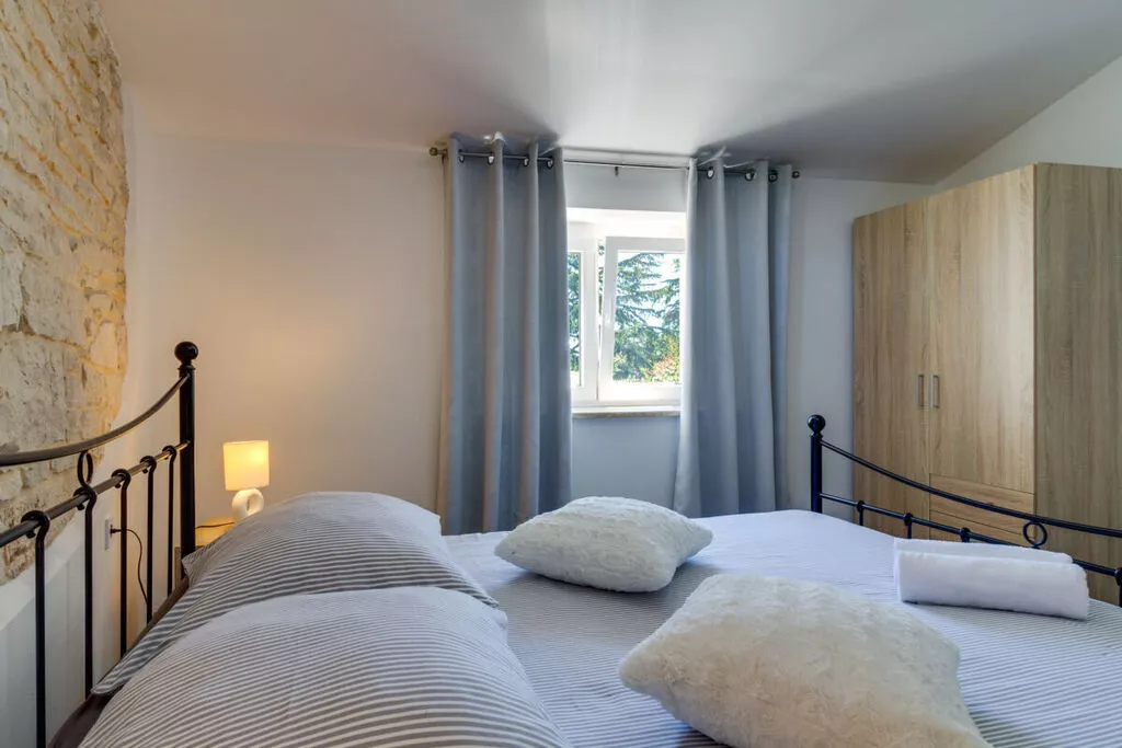 373393-Bedroom