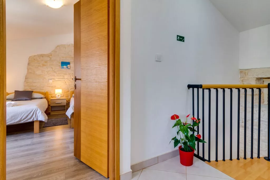 373393-Bedroom
