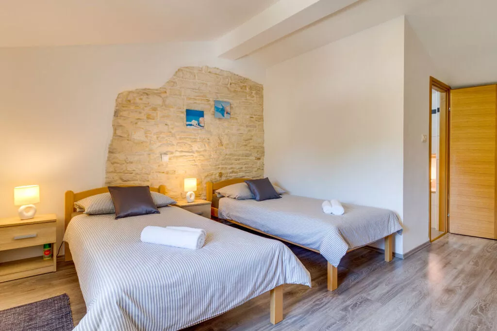 373393-Bedroom