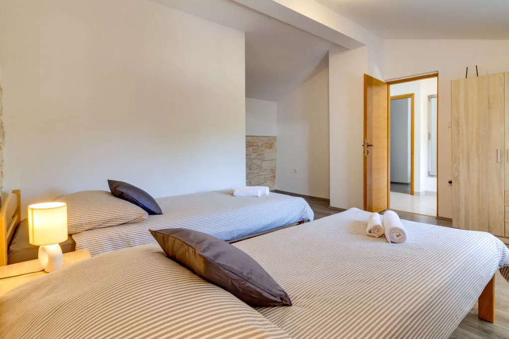 373393-Bedroom