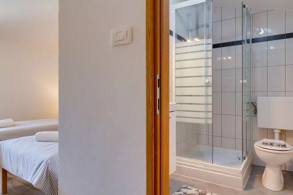 373393-Bathroom